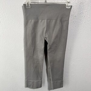Lululemon gray crop leggings size 4